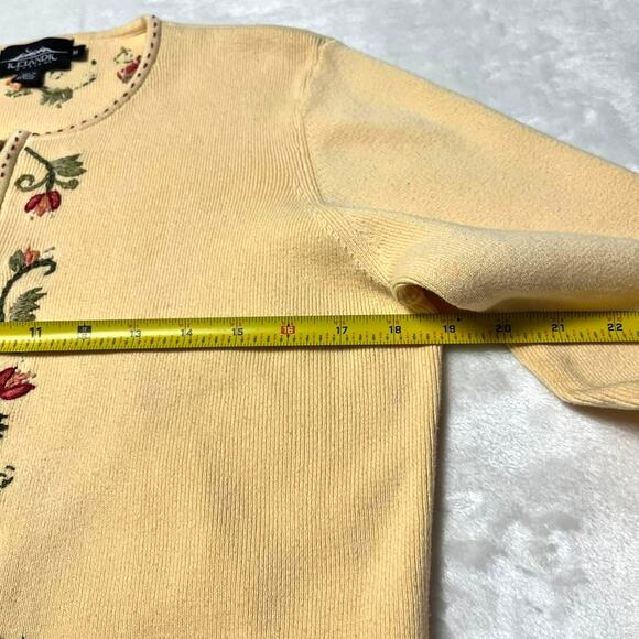 Icelandic Design Cardigan Sweater Women's M Floral Embroidery Pale Butter Yellow - Picture 8 of 10